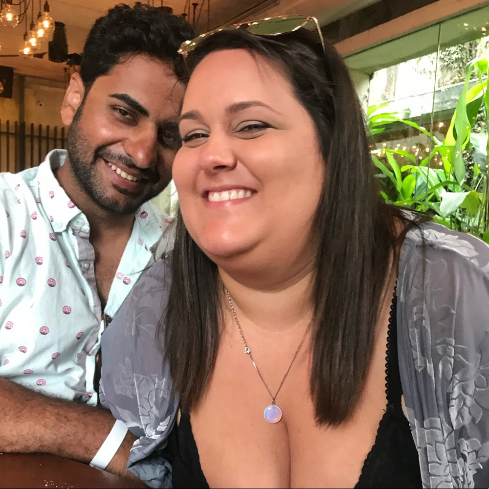 Meet your Posher, Desi